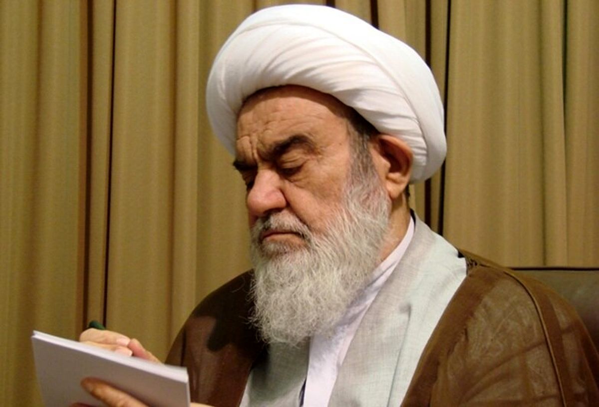 فتوای یک مرجع تقلید از نظر شرع چه کسی وسواس دارد؟
