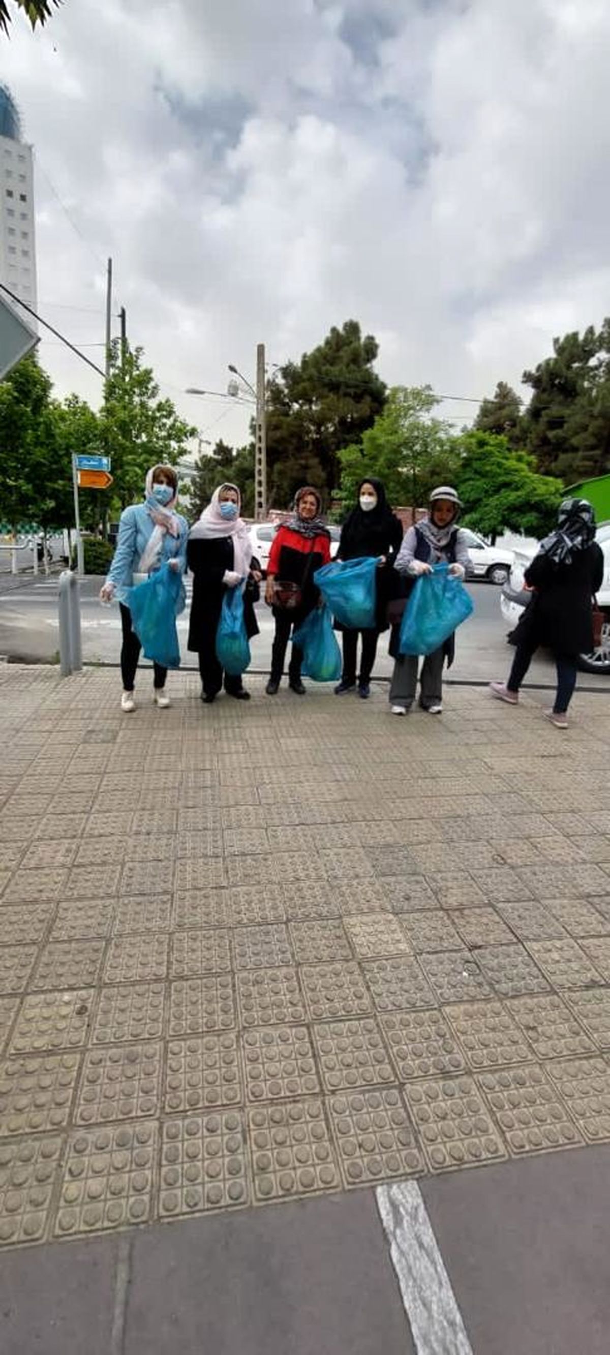 پاکسازی بلندترین خیابان خاورمیانه و بوستان های منطقه 3 از پسماند