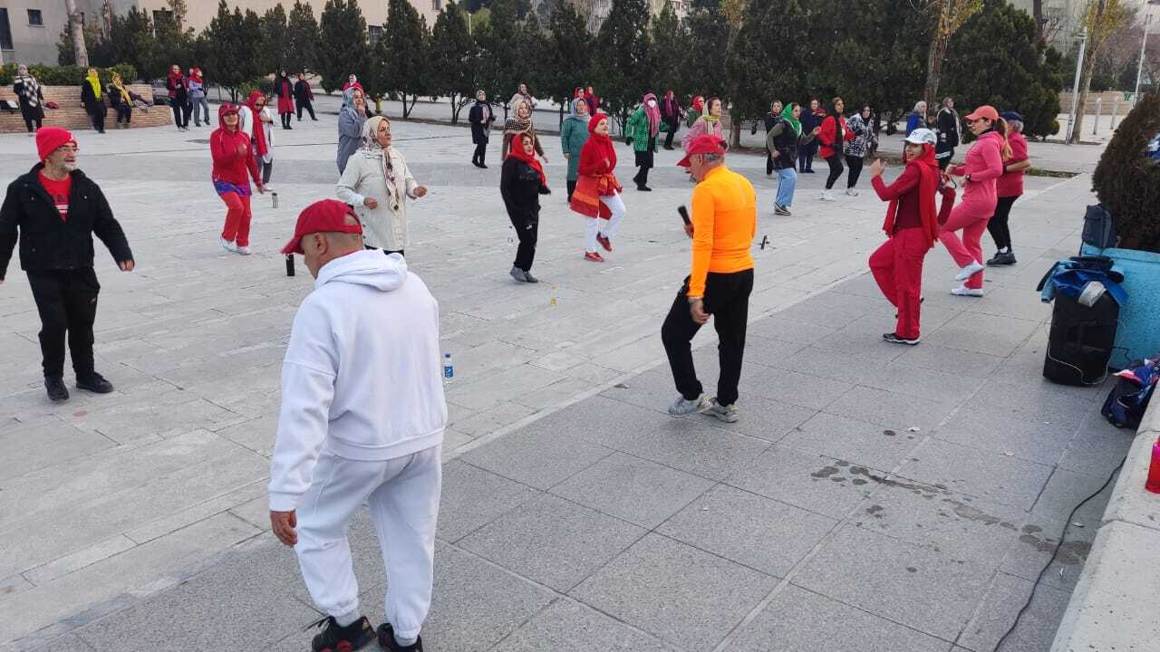 ورزش صبحگاهی با طعم و رنگ یلدایی