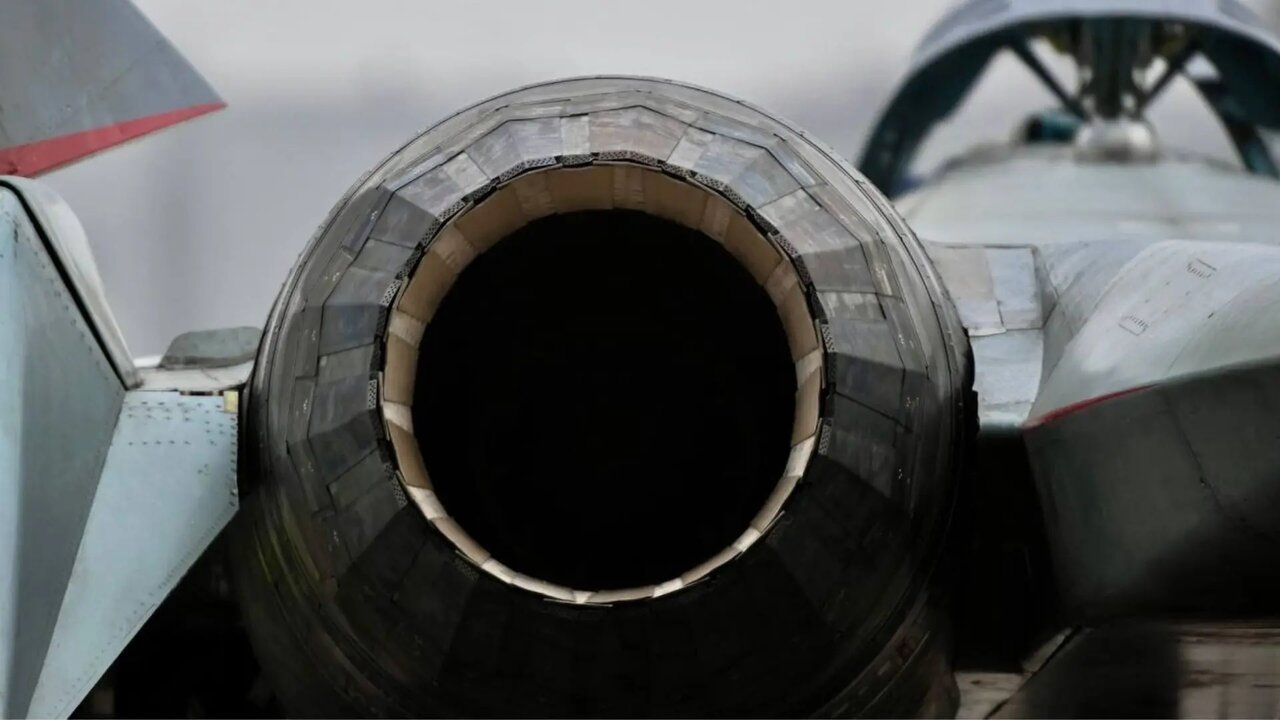 سوخو ۵۷ با موتور ۳۵ هزار پوندی از راه رسید