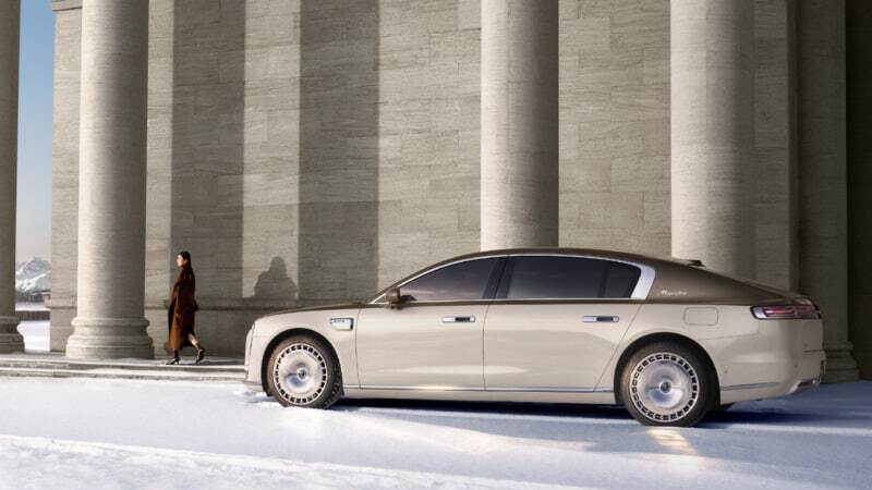 سدان انرژی نو ماکسترو اس800 از هواوی و JAC تا ژانویه 2026 عنوان پرفروش ‌ترین سدان لوکس در چین را حفظ کرد. این خودرو در مجموع بیشتر از ب ام و سری7 و مرسدس بنز اس کلاس فروش داشته است./