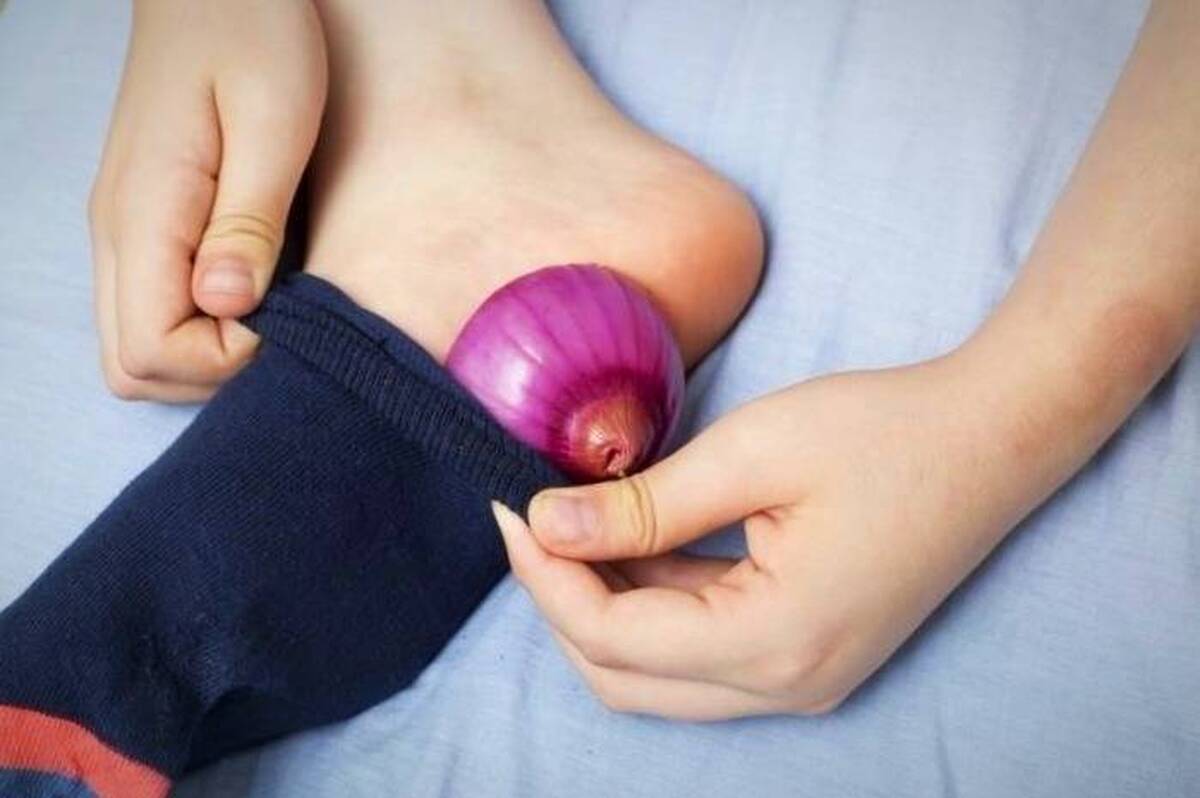 قرار دادن پیاز در کف پا چه خواصی دارد؟
